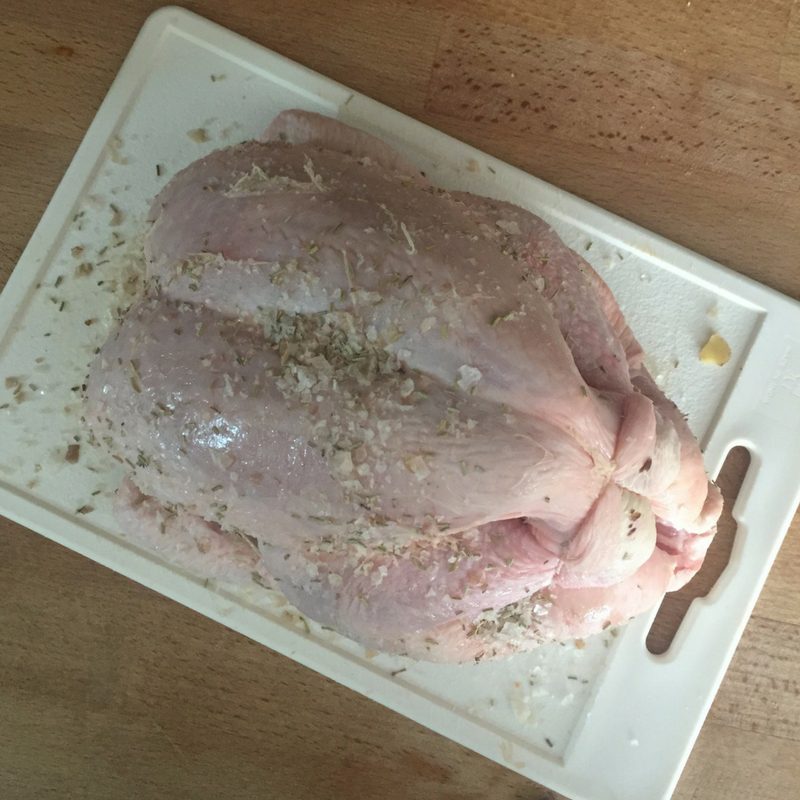 How to cook a whole chicken in your slow cooker