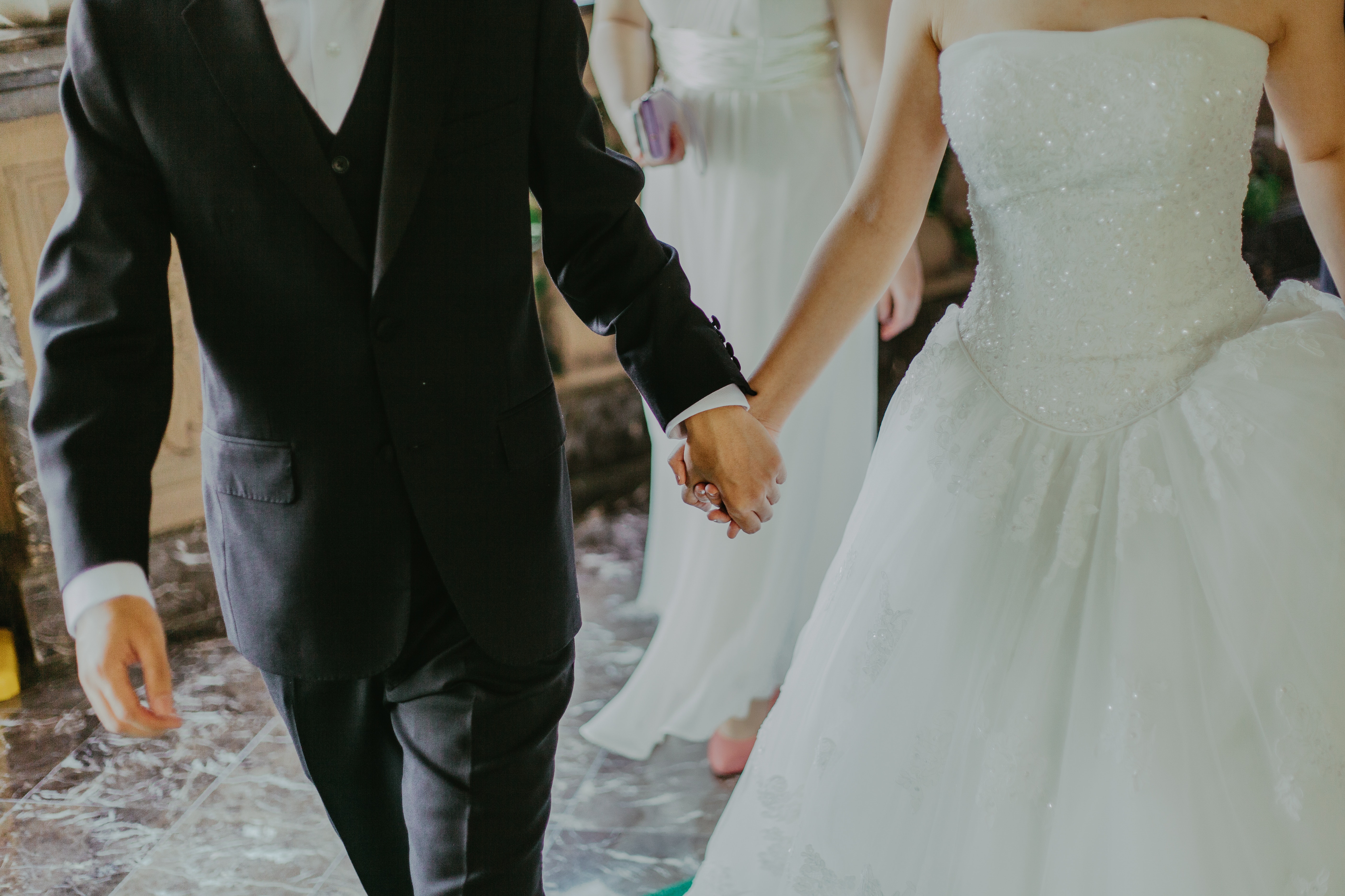 Save On Your Wedding Without Sacrificing Its Magic