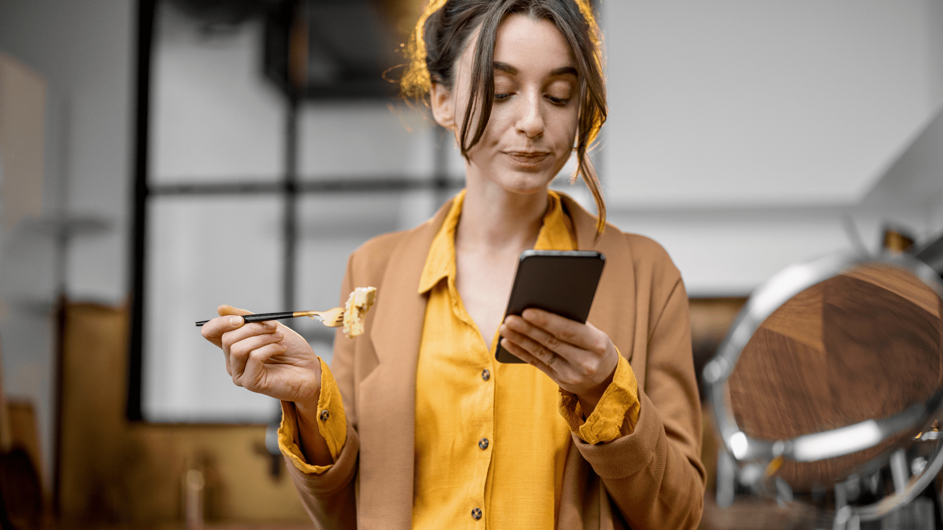 woman smartphone